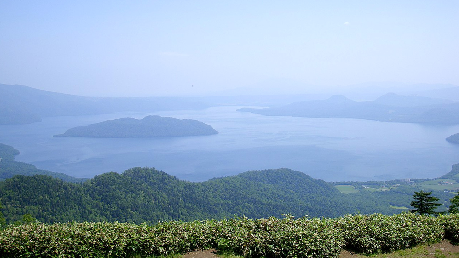 屈斜路湖｜青く澄んだ輝き！日本最大のカルデラ湖