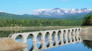 タウシュベツ川橋梁｜朽ちゆく幻の橋