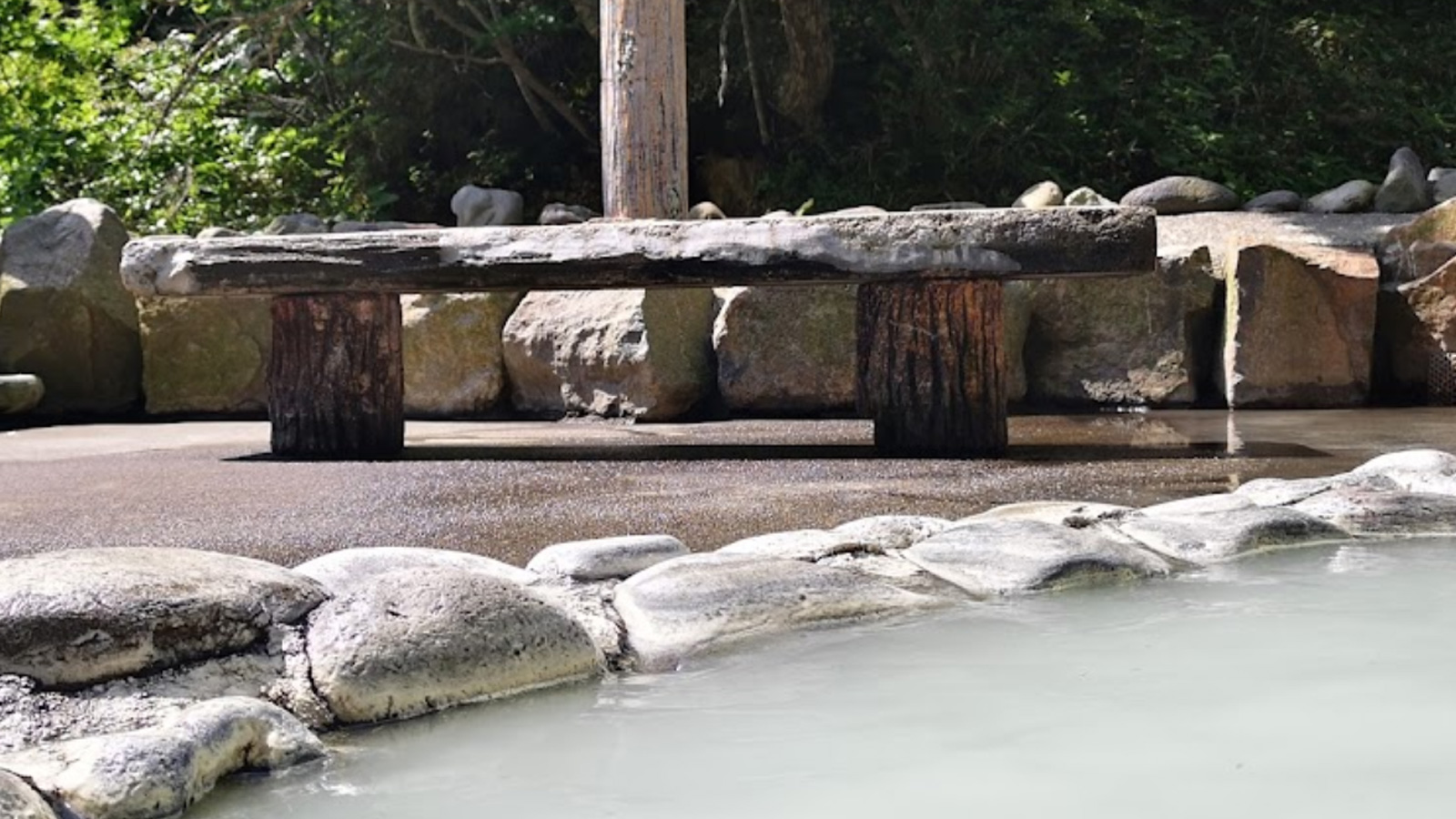川北温泉｜大自然の中で満ちた湯はあっつあつのパワフルな湯