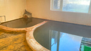 宮内温泉旅館|積丹半島の山の中の一軒宿