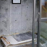 湯の崎鉱泉|硫黄臭が強い白濁した鉱泉